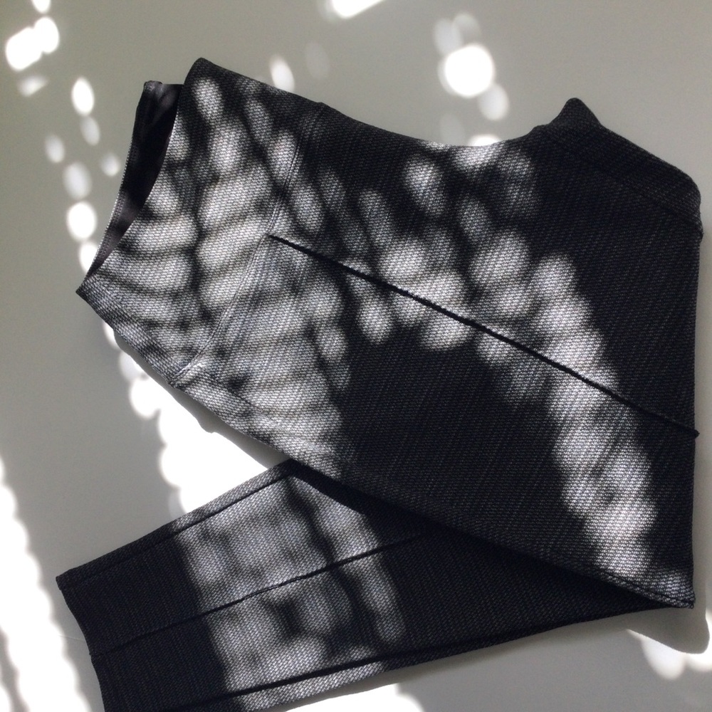 A 9 Black and Grey Pencil Pants (L)